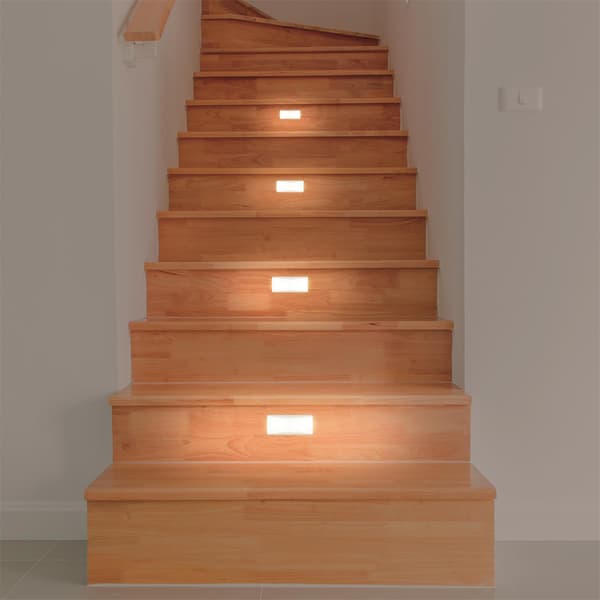 LED-lamper med lysdetektor - 2 stk