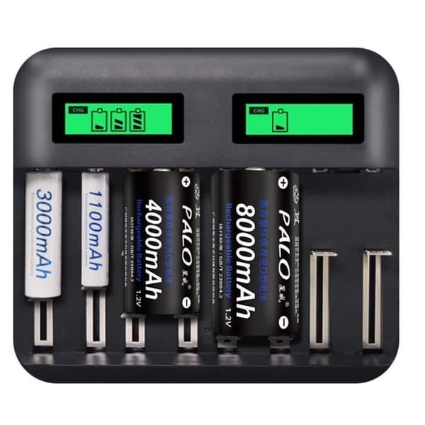 USB-batteriladdare med LCD-display och 8 uppladdningsbara AA-, AAA- och C/D-batterier.