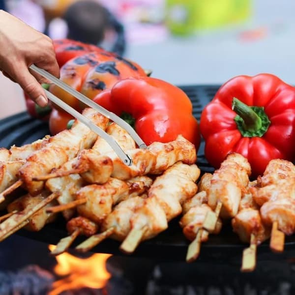Grilltång - BBQ Korvtång - 360° Rotation - Modern Design - Flexibla Kugghjul