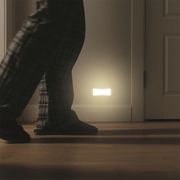 LED-valaisimet valotunnistimella - 2 kpl
