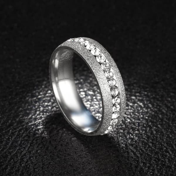 Elegant ring i titanstål, sølv, 17,4 mm