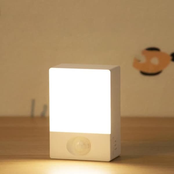 USB Genopladelig LED Natlampe med Bevægelsessensor - Hvid - ABS - 10x7x4 cm - 3W