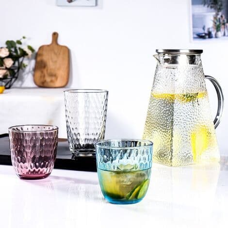 Sett med seks deler i blått glass