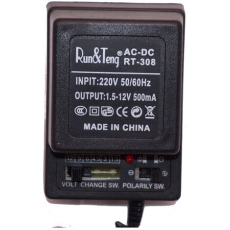 Yleismallinen 500mA virtalähdemuuntaja 1.5V - 12V AC/DC