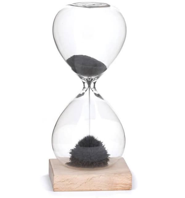 Timeglas med magnetisk sand - 16 cm