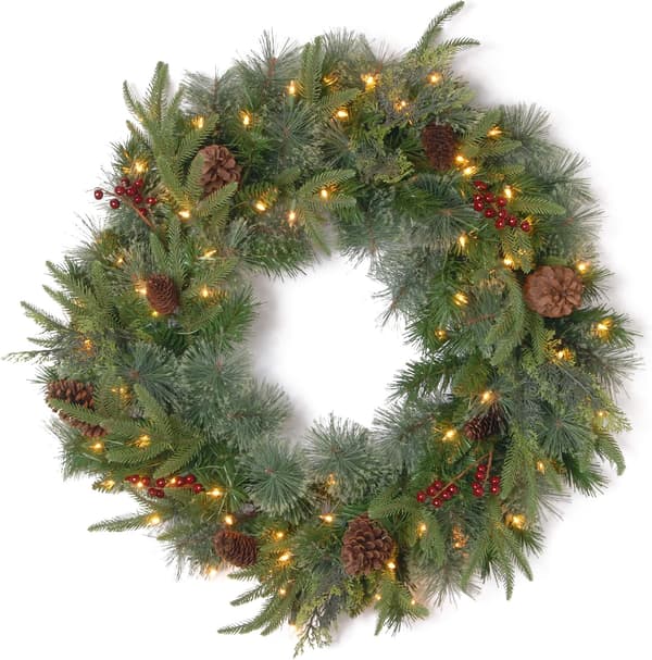 Julekrans 40/50 cm med LED-lys, kunstig grankrans med kongler, røde bær og timer 50cm