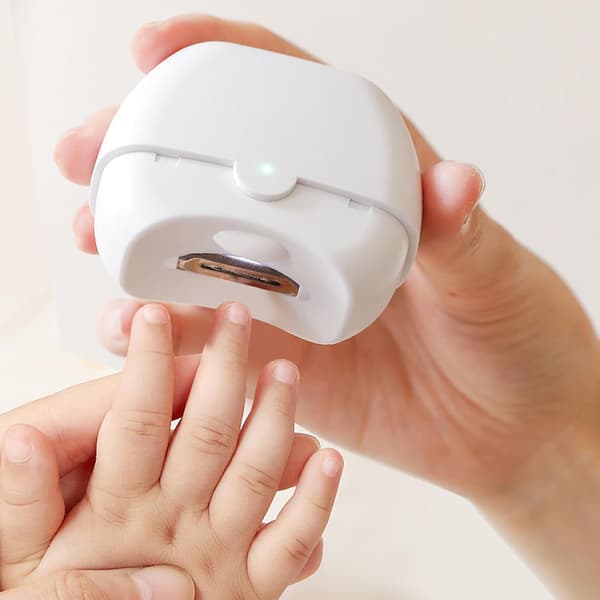 Sähköinen kynsileikkuri LED-valolla – Automaattinen kynsienhoitolaite USB aikuisille White