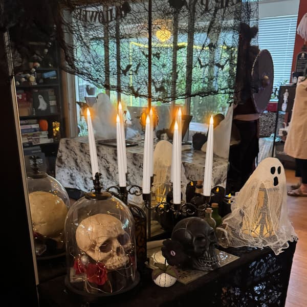 24 Pcs Floating LED Candles with Wand and Remote Control, 6/18 h Timer, Warm Flickering Light for Halloween 24pcs