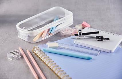 Hvid transparent penalhus, velegnet til studerende, kontor, sta