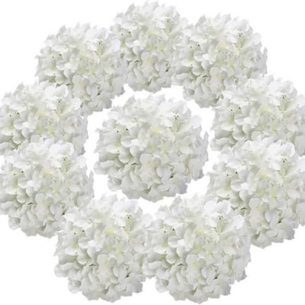 Sæt med 10 hvide silkebroderede, kunstige kugleblomsterhoveder