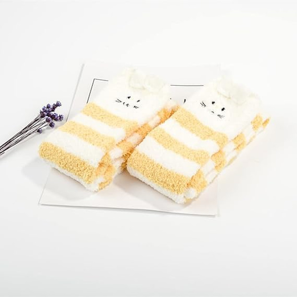 2 paria pörröisiä sukkia - keltaiset raidat, koralli fleece, lämpimät ja
