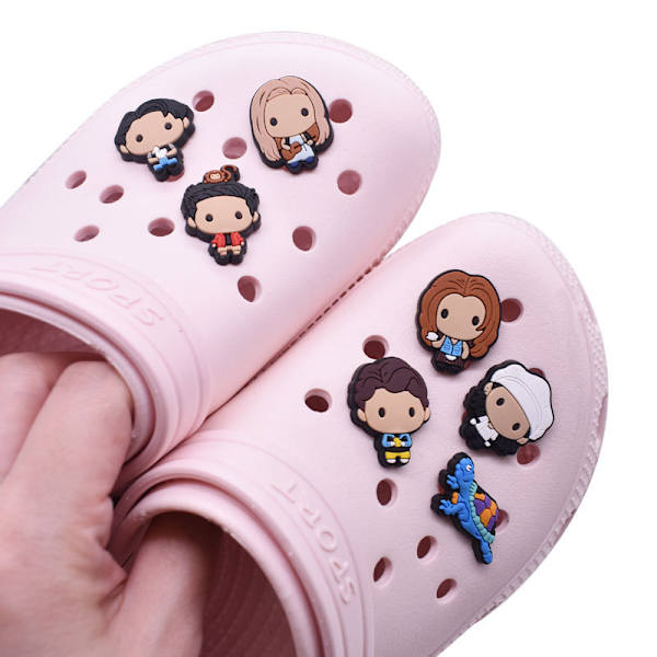 25 kpl Friends-sarjan kenkäkoristeita Crocs-sandaaleille ja -saboille