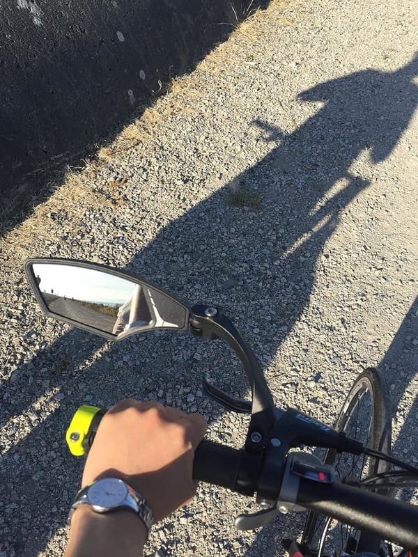 Ny styrstångscykelbackspegel (svart höger), högupplöst, expl