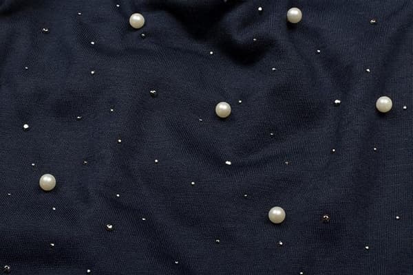 Svart mössa med pärlor och strass, slouchy mössa, unisex