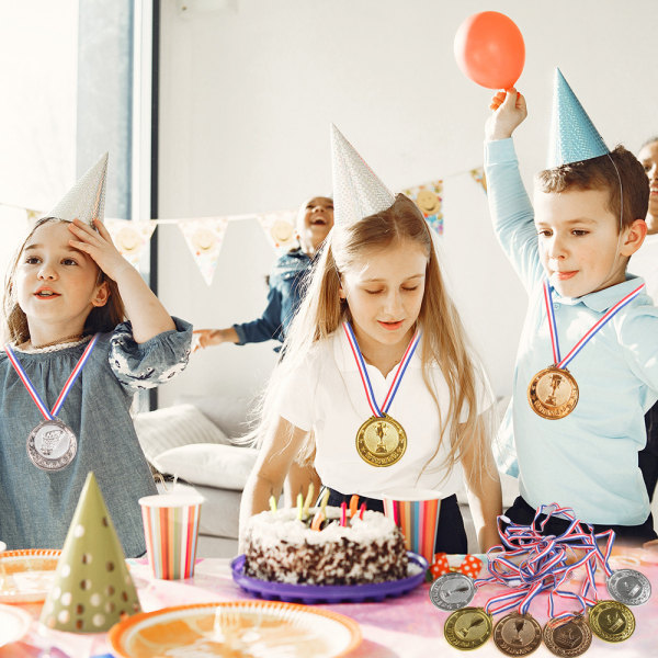 Medaljesæt, 6 cm hver, 3 podiemedaljer med halskæde, guld, sølv