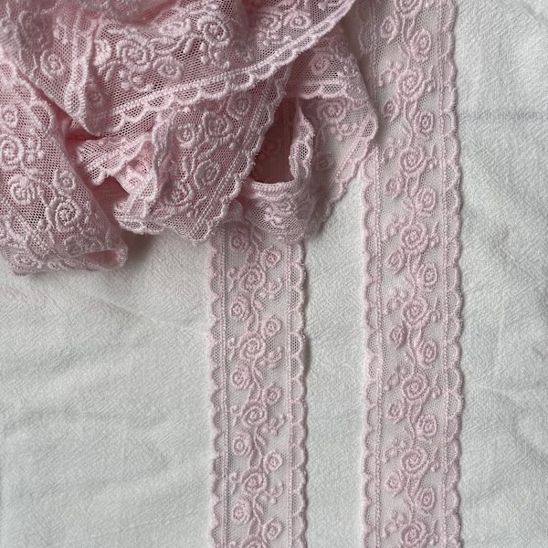 5 meter spetsband - Delikat rosa, 15 meter - Blommigt band för