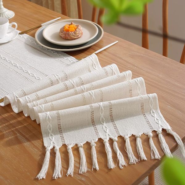 Bordslöpare 32 x 228 cm lantlig stil med vita rustika pompom