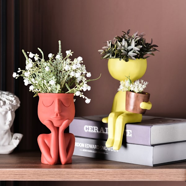 2 st gula+röda kreativa nordiska karaktärsformade vaser, suckulenta P