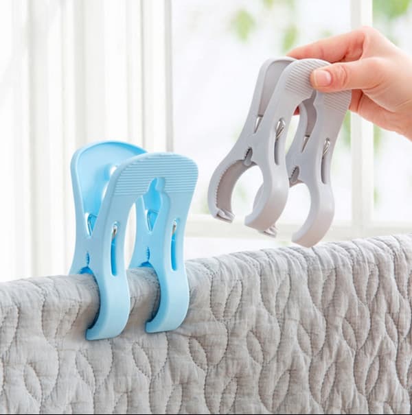 Blått sett med 4 multifunksjonelle tykke klesklyper i plast