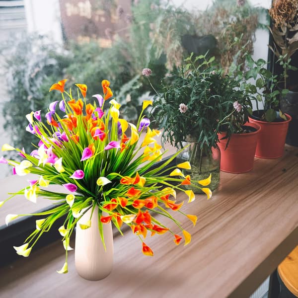 5 stk. kunstige liljer, dekorative plastikblomster, kunstige planter B