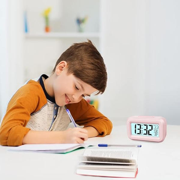 (Rosa) Batteridrevet digital alarmklokke, LED digital alarmklokke, stor skjerm med temperaturdatoklokke for hjemmekontor