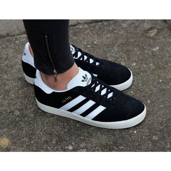 Adidas Originals Gazelle 2 Junior Sneaker - ADIDAS ORIGINALS - Musta - Nahka - Nauhat - Litteät - 39 1/3