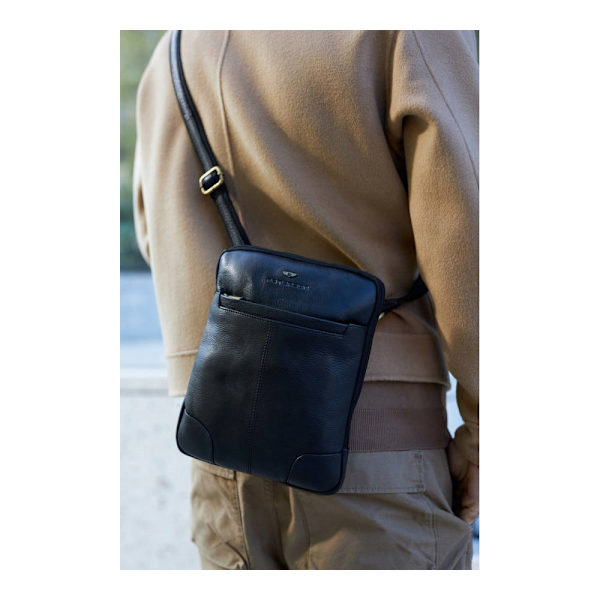 Handväskor Peterson PTN014NDMBLACK54598 Svarta