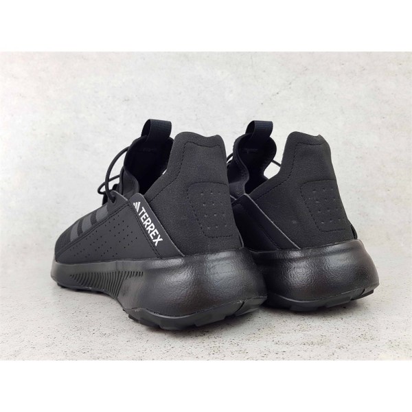 Sneakers low Adidas Terrex Voyager 21 S Sort 45 1/3