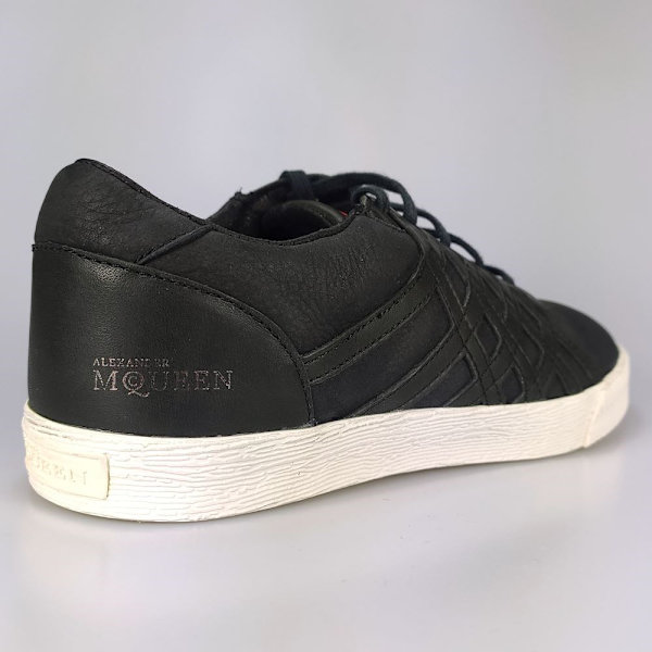 Lågskor Puma Khomus Alexander Mcqueen Svarta 39