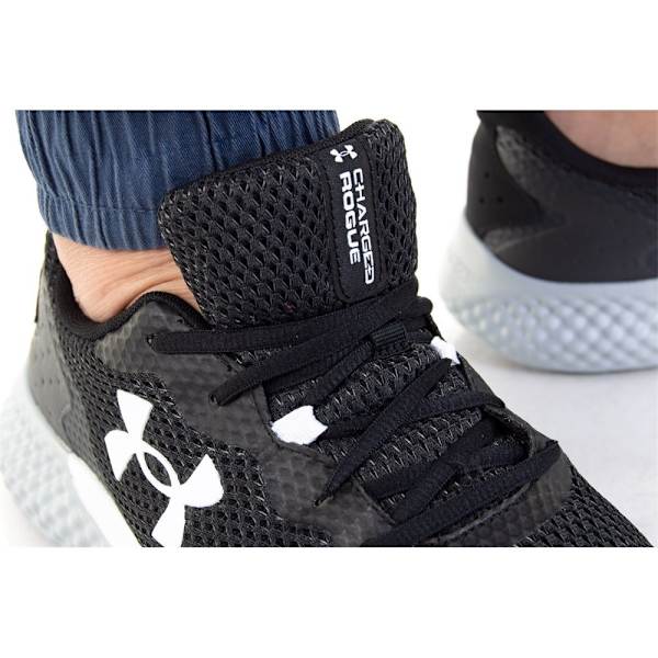 Puolikengät Under Armour Charged Rogue 3 Mustat 40.5