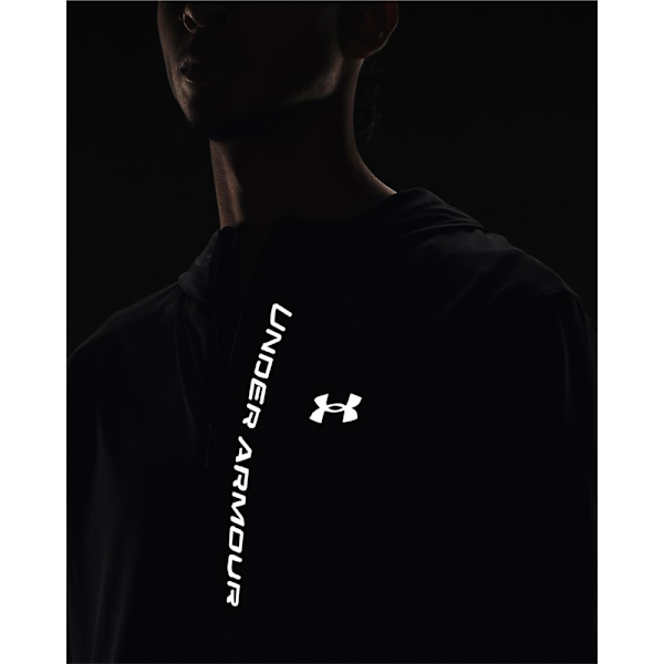 takki Under Armour Outrun The Storm Jacket Mustat 188 - 192 cm/XL