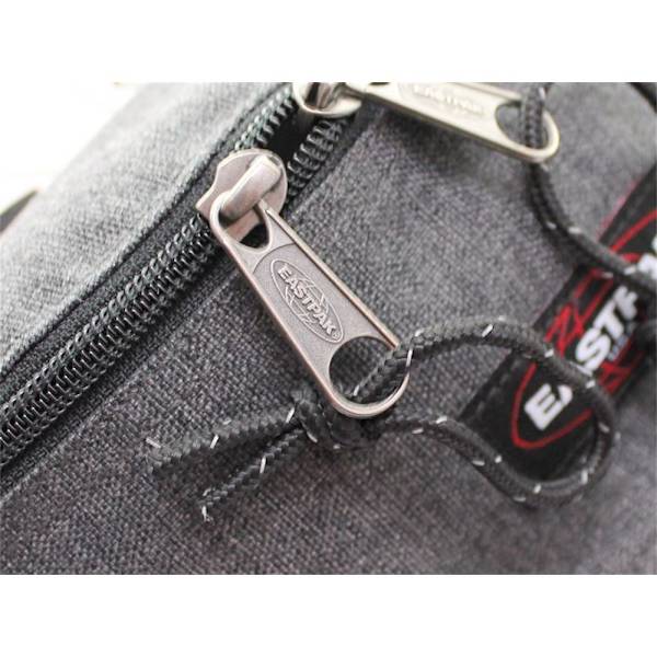 Handväskor Eastpak Springer Black Denim Gråa