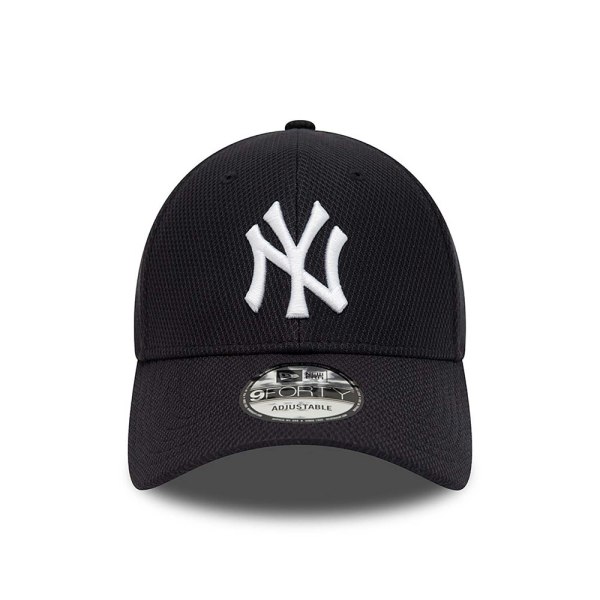 Hatut New Era New York Yankees 9FORTY Mustat Produkt av avvikande storlek