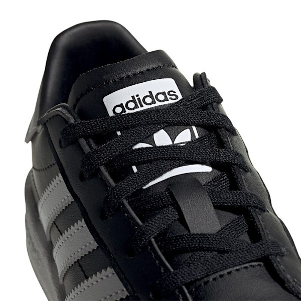 Sneakers low Adidas Team Court C Sort 32