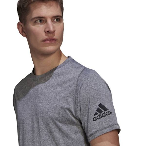 Shirts Adidas Designed TO Movie Gråa 164 - 169 cm/S