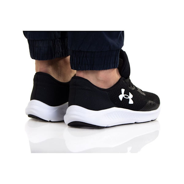 Puolikengät Under Armour Charged Pursuit 3 Mustat 43