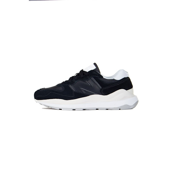 Lågskor New Balance 5740 Svarta 44