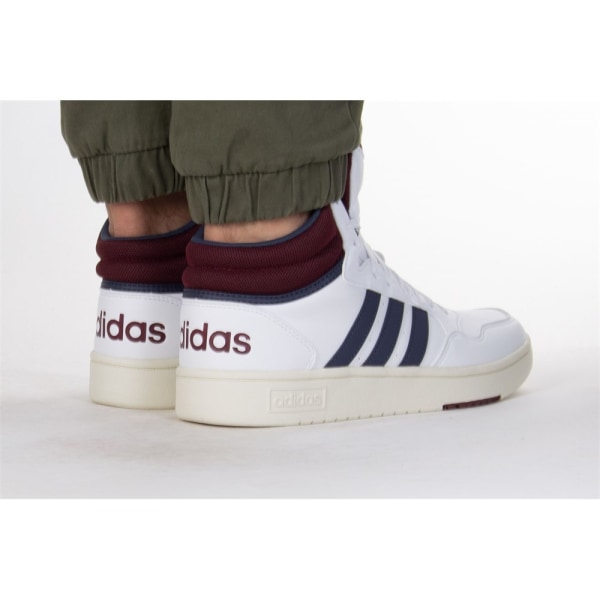 Skor Adidas Hoops 30 Mid Vit 43 1/3