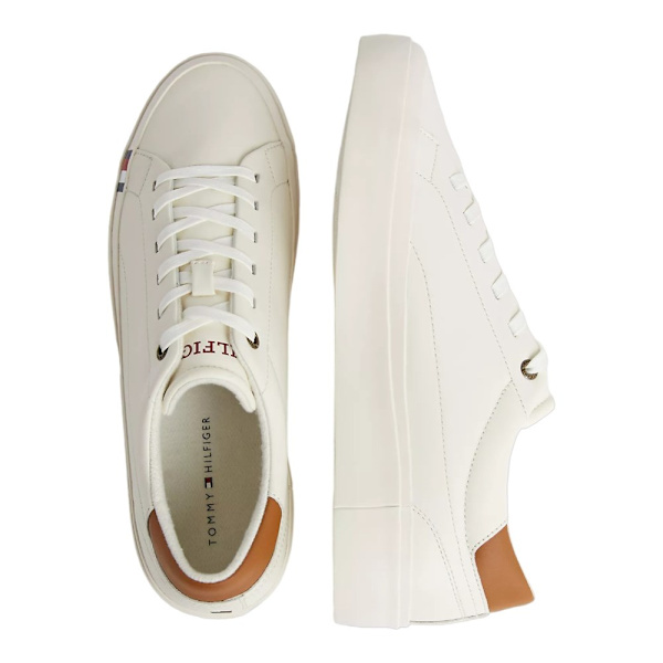 Sneakers low Tommy Hilfiger FM0FM04819YBI Beige,Creme 46
