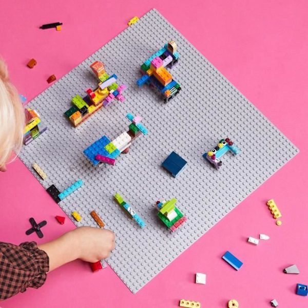 LEGO® 11024 Classic Harmaa Rakennuslautanen 48x48, Jalusta rakentamiseen, kokoonpanoon ja esittelyyn Flerfärgad
