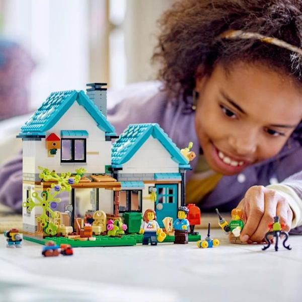 LEGO® Creator 3-i-1 31139 Velkomsthuset, modelsæt med 3 forskellige huse og minifigurer Flerfärgad
