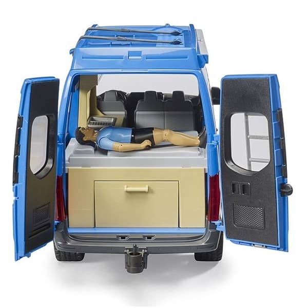 MB Sprinter Retkeilyauto kuljettajalla