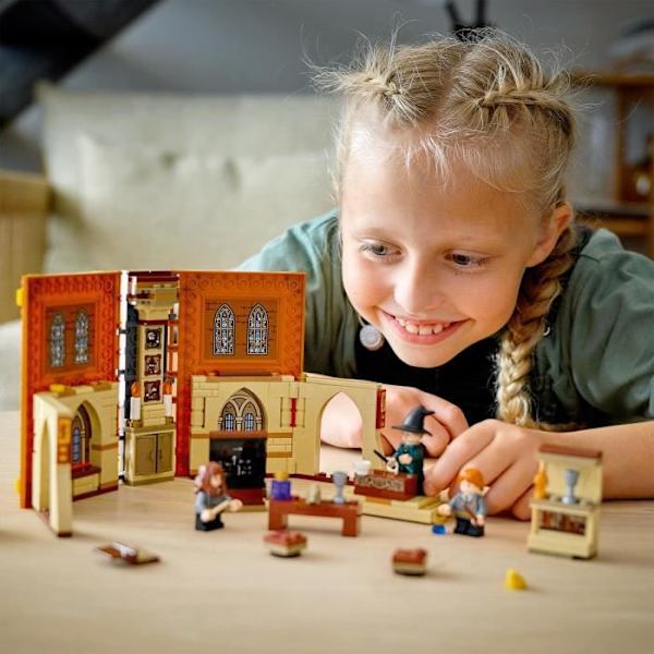 LEGO® Harry Potter 76382 Hogwarts: Förvandlingsklassen, leksak, bok, klassrumsbesvärjelse