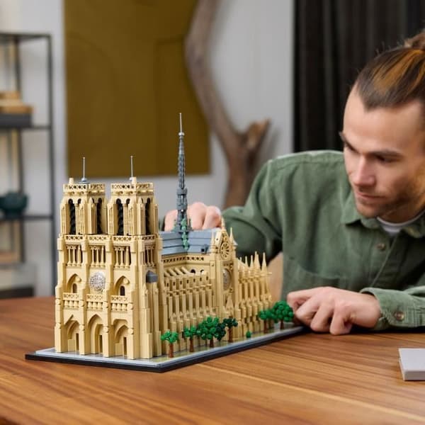 LEGO® Architecture 21061 Notre-Dame de Paris - Byggesæt til voksne Flerfärgad