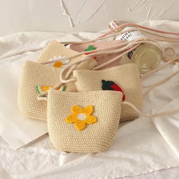 【Mingbao butik】 Handvävd barnväska för mynt-beige liten jordgubbe, lämplig för shopping, resor och fotografering