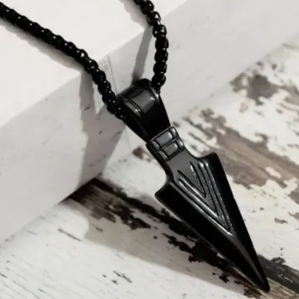 【Mingbao butik】 Arrowhead Kaulakoru Vintage Monipuolinen Metalliriipus Kaulakoru Miehille Daily Dating Party Musta