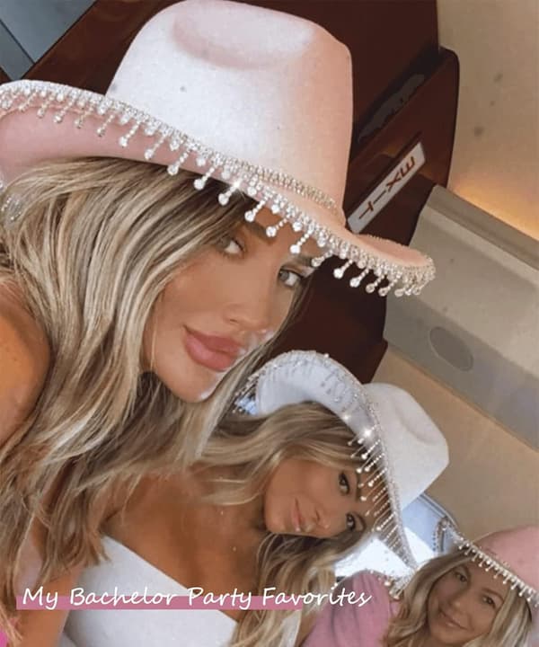 Hvit cowboyhatt for kvinner, med glitrende strassfranser