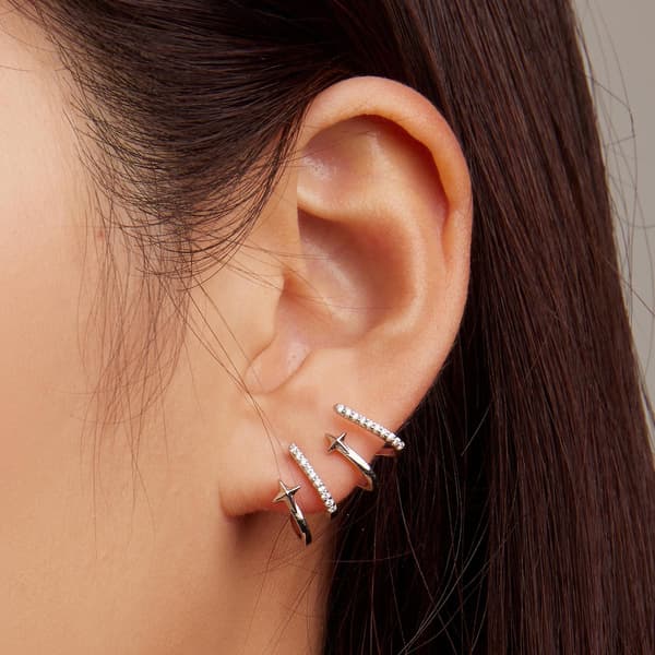 Dame øreringe, Cuff øreringe til kvinder Øreringe der ligner flere piercinger Skinnende krystal øreringe Triple øreringe