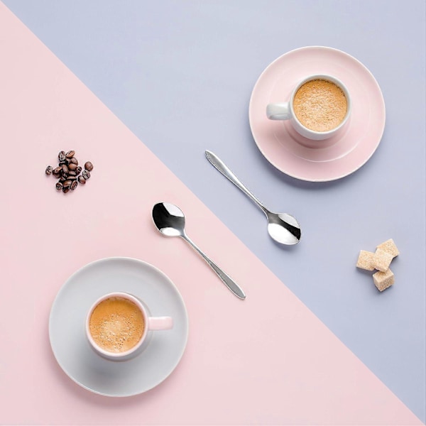 Kaffe- och mörkgrå tefat
