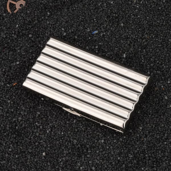 Kreativ tynd bærbar cigaretetui i rustfrit stål til 10 almindelige cigaretter
